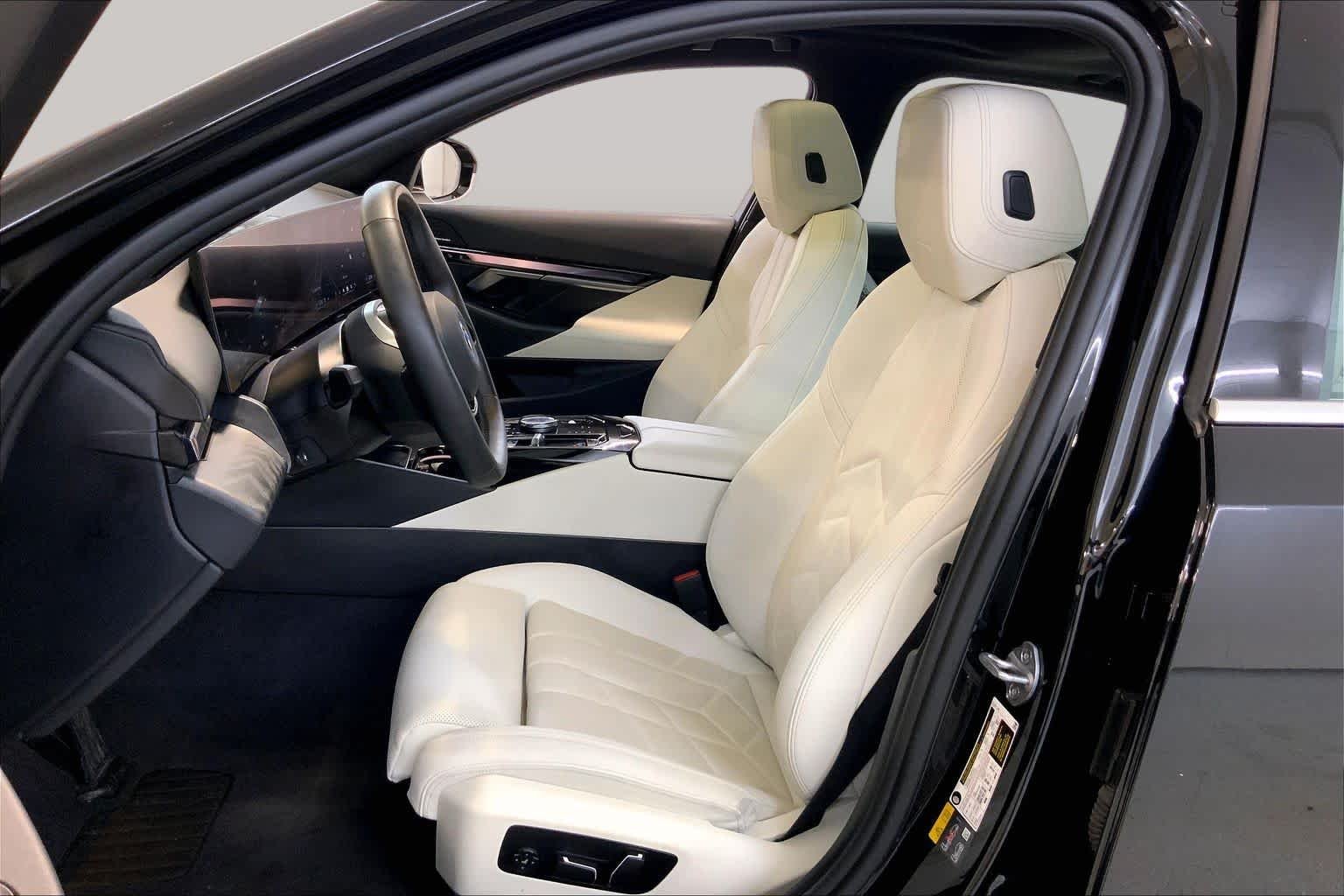 Pre-Owned 2025 BMW I5 XDrive40