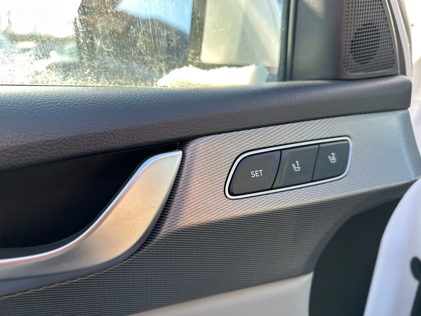 Used 2021 White Hyundai SEL image 17