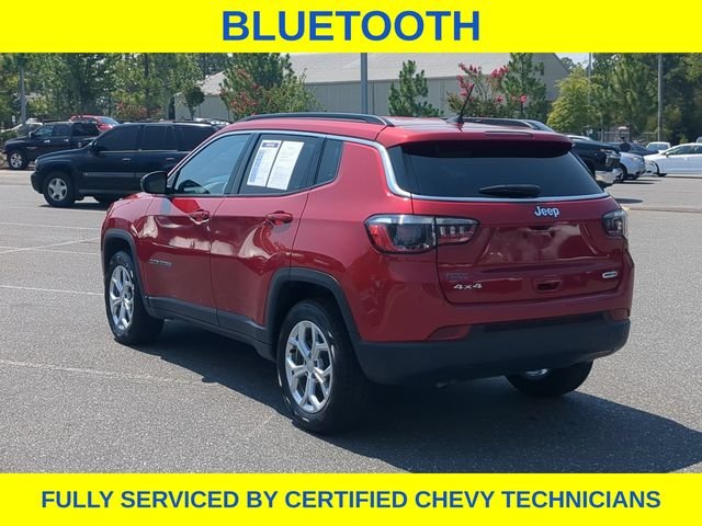 Used 2024 Red Jeep Latitude image 9