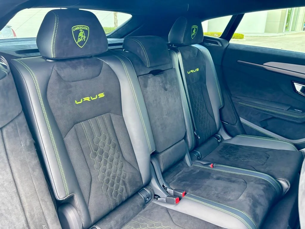 Used 2024 Green Lamborghini Performante image 29