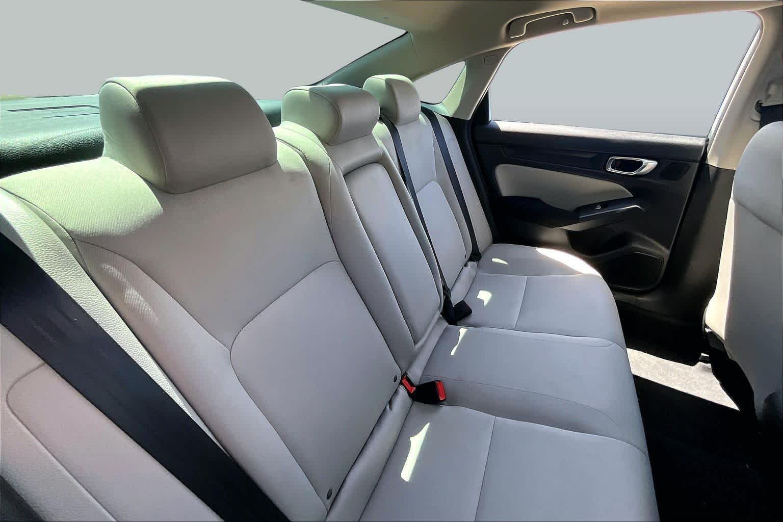 Used 2022 Platinum White Pearl Honda EX image 18