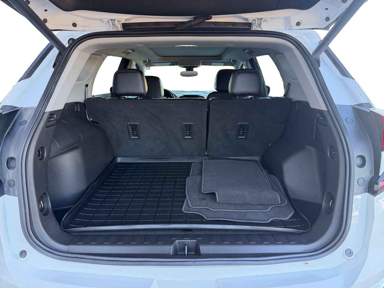 Used 2022 Summit White GMC SLT image 39