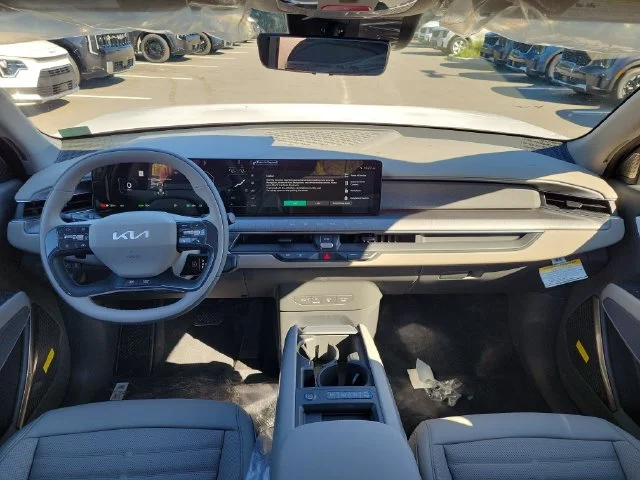 New 2026 Glacial White Pearl Kia Land AWD image 10