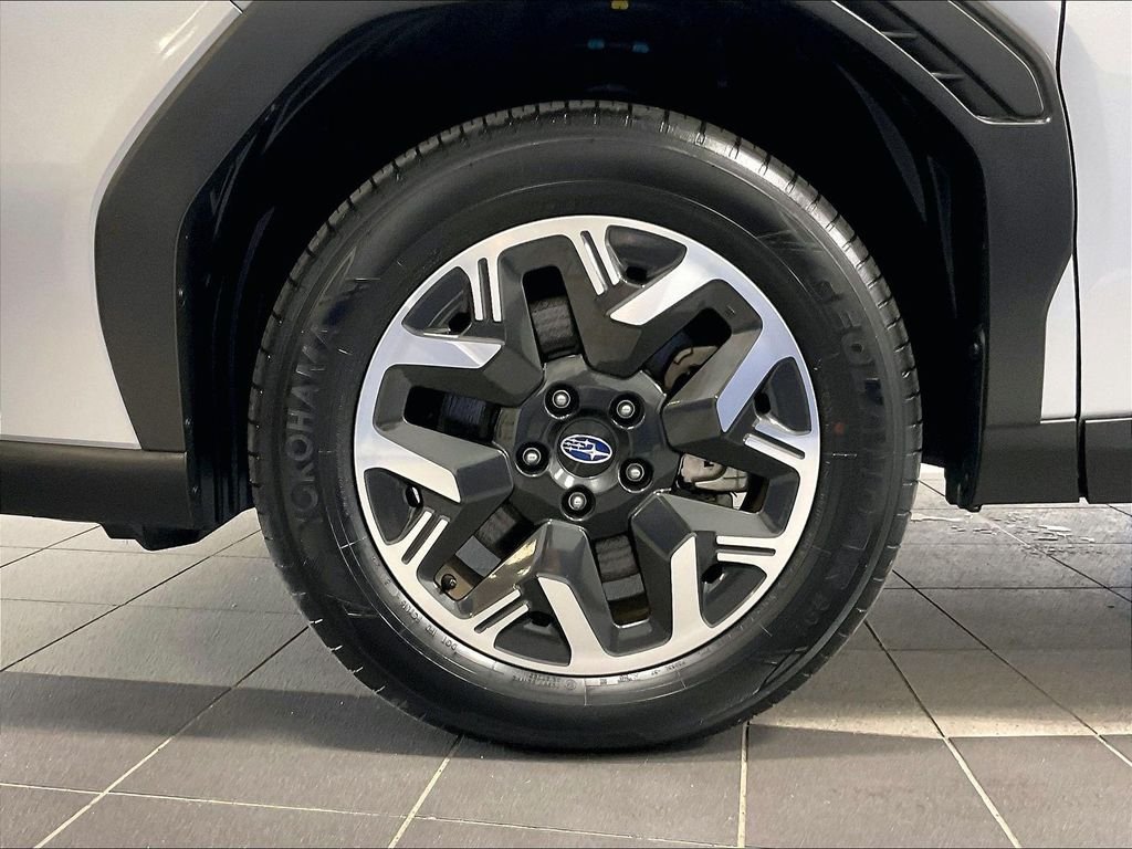 Used 2025 Ice Silver Metallic Subaru Premium image 7