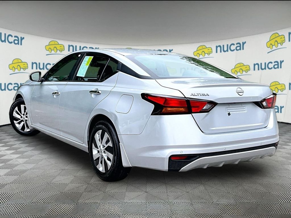 Used 2023 Silver Nissan 2.5 S image 4
