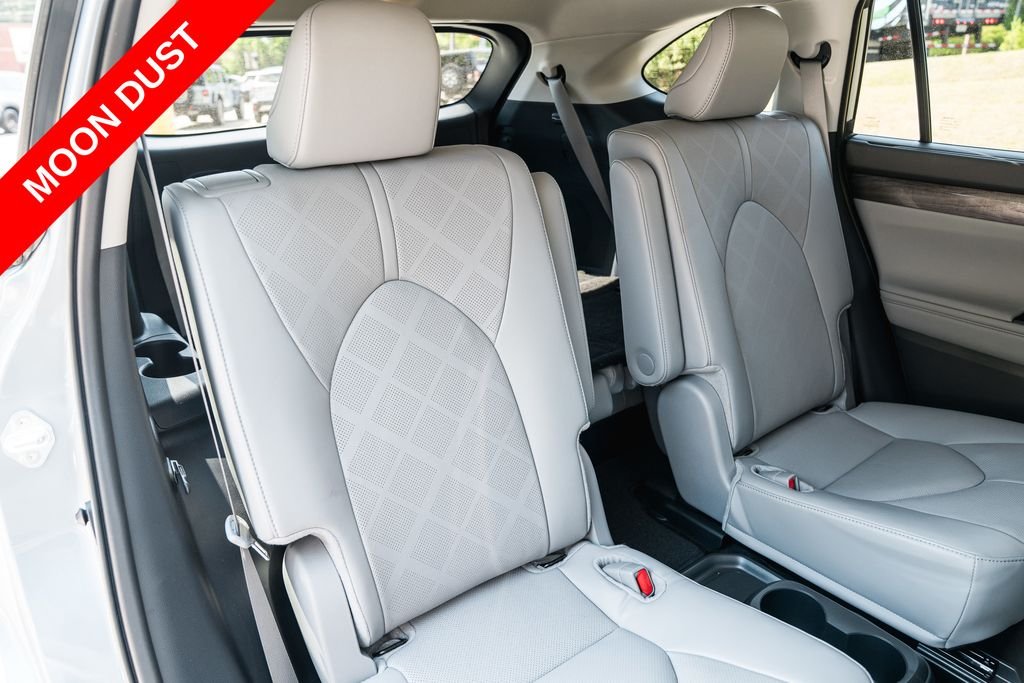 2024 Toyota Highlander Platinum - Photo 29