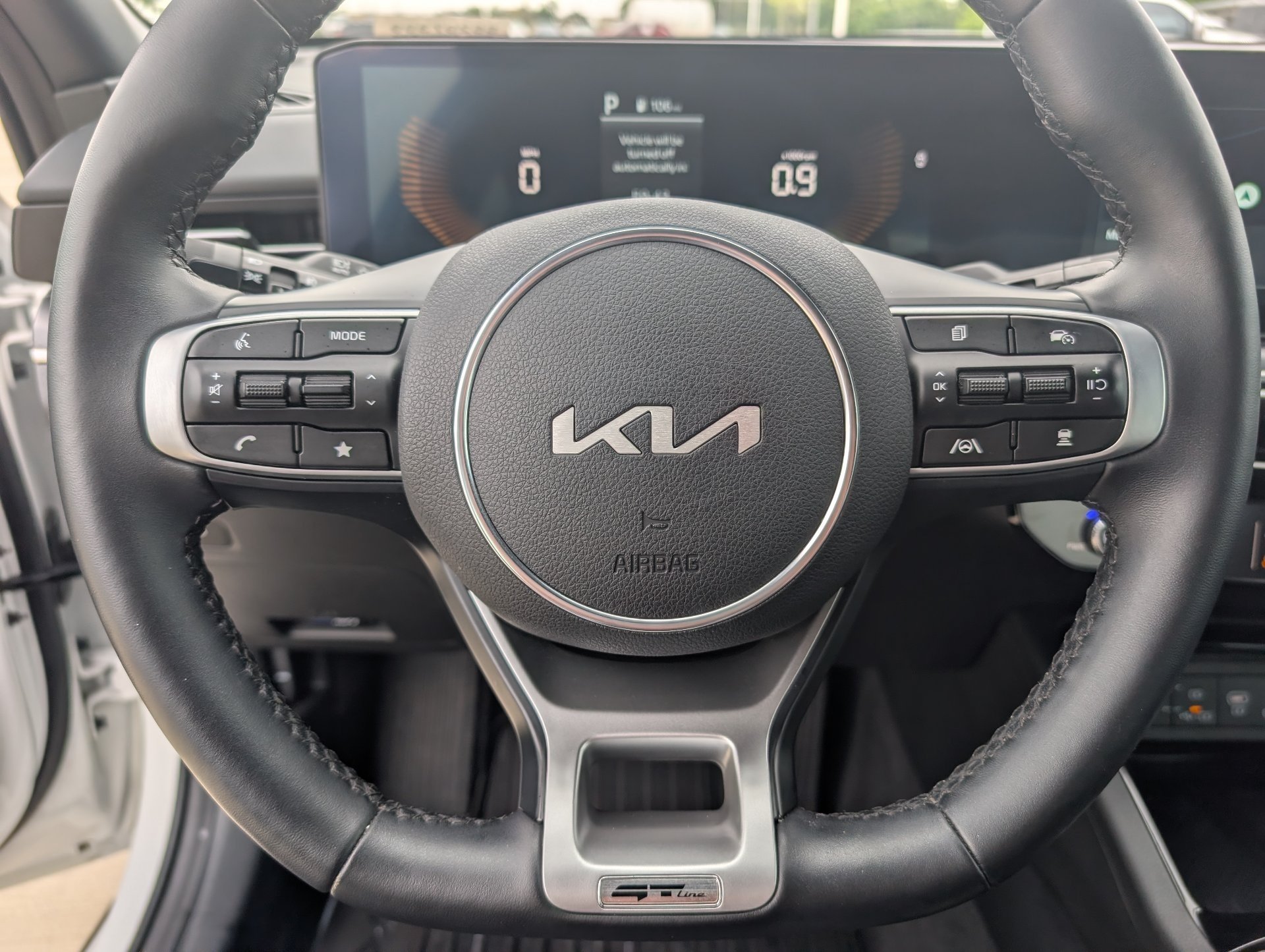 Used 2025 White Kia GT-Line image 12