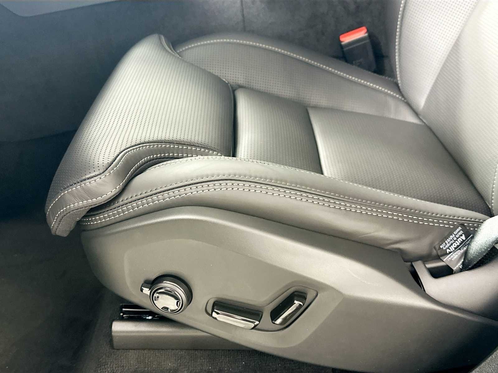 2025 Volvo XC90 Ultra - Photo 17