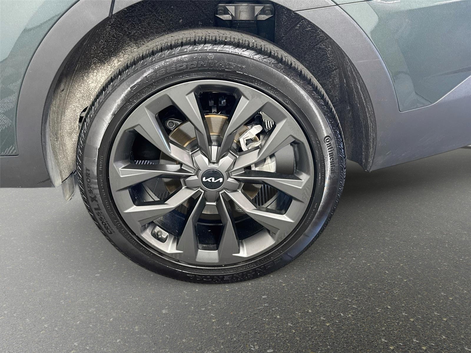 Used 2023 Aruba Green Kia X-Line EX image 32