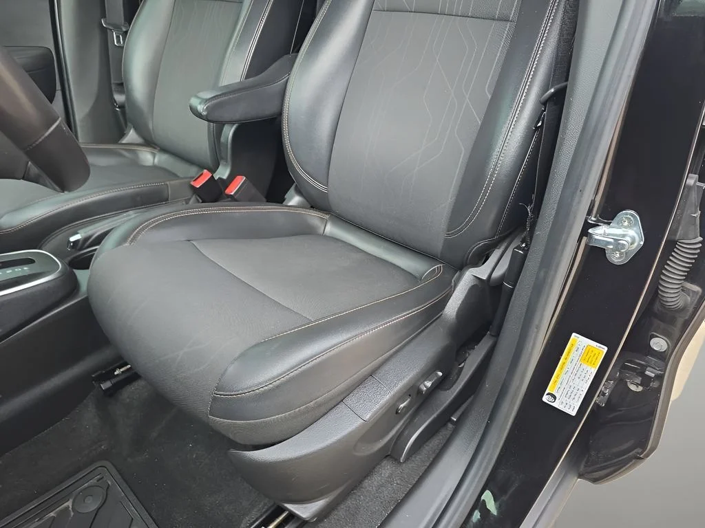 Used 2019 Black Chevrolet 1LT image 13