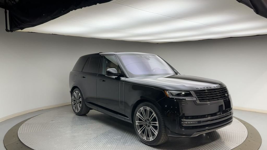 Used 2023 Santorini Black Metallic Land Rover SE image 8