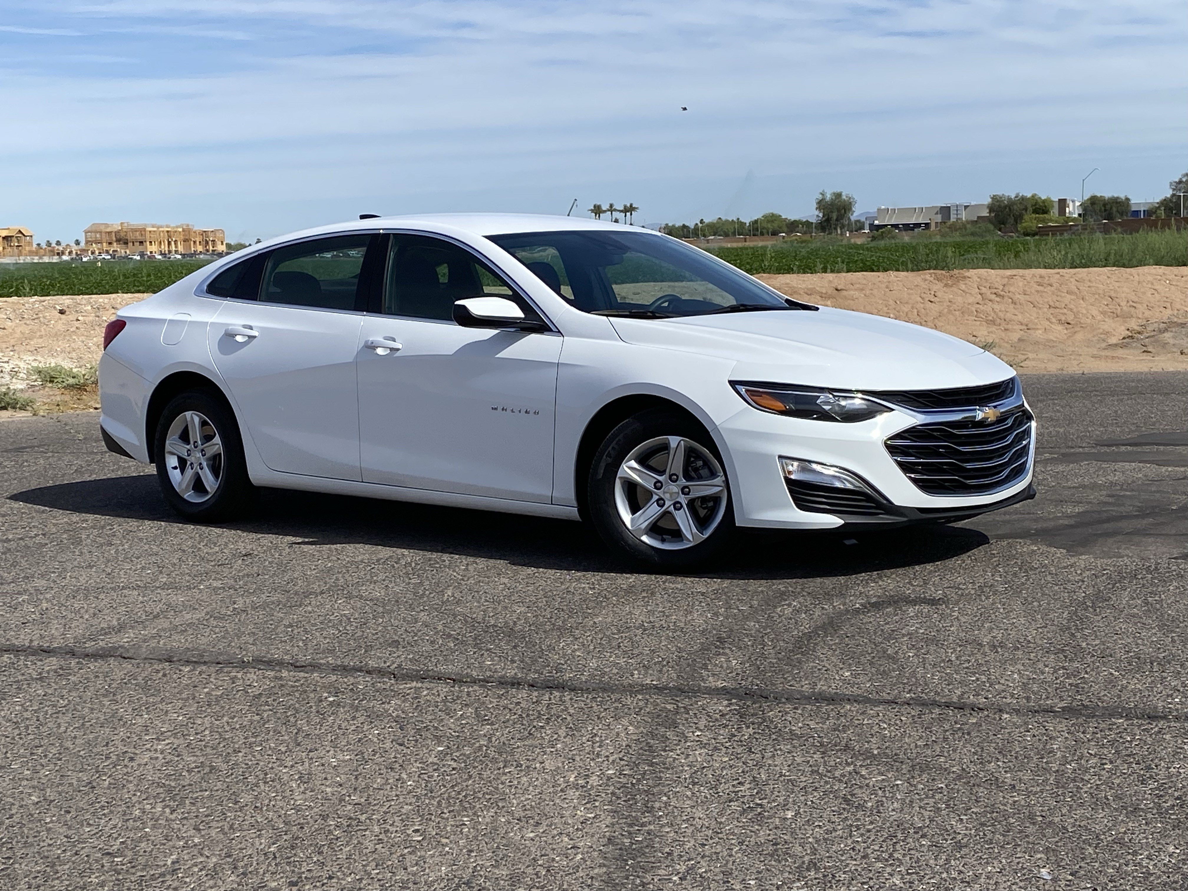 Used 2025 Summit White Chevrolet LS image 31