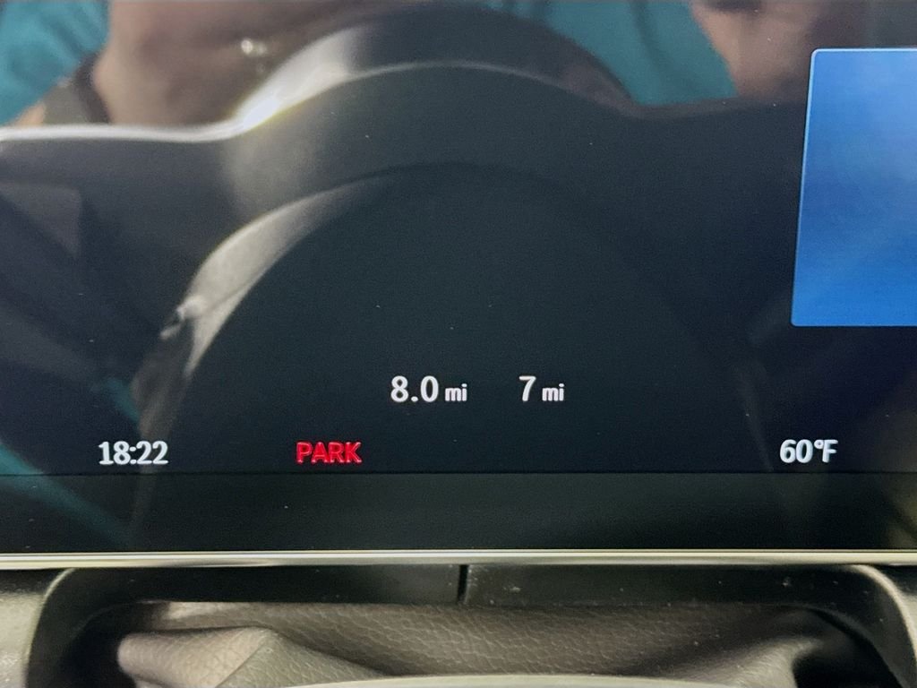 Used 2025 Red Mercedes-Benz GLC 300 image 13