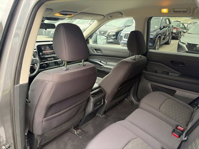 Used 2024 Gray Nissan SV image 21