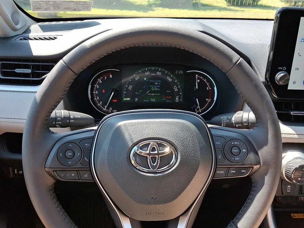 2025 Toyota RAV4 XLE Premium - Photo 15