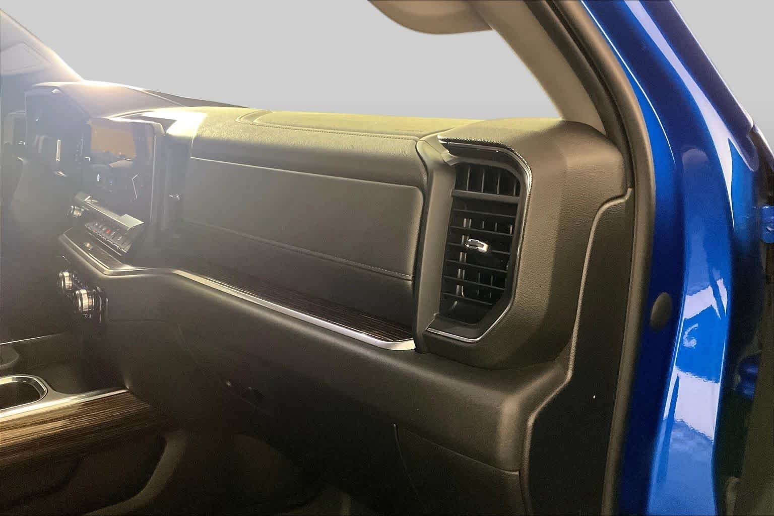 Used 2022 Dynamic Blue Metallic GMC Elevation image 18