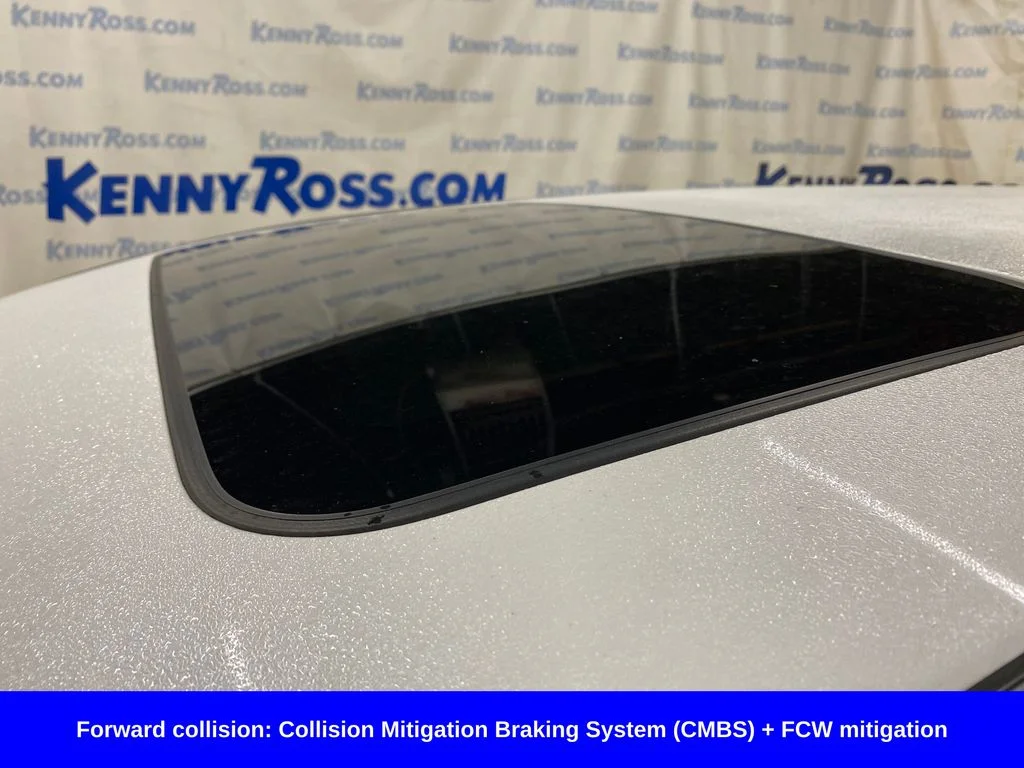 Used 2022 White Honda EX image 11