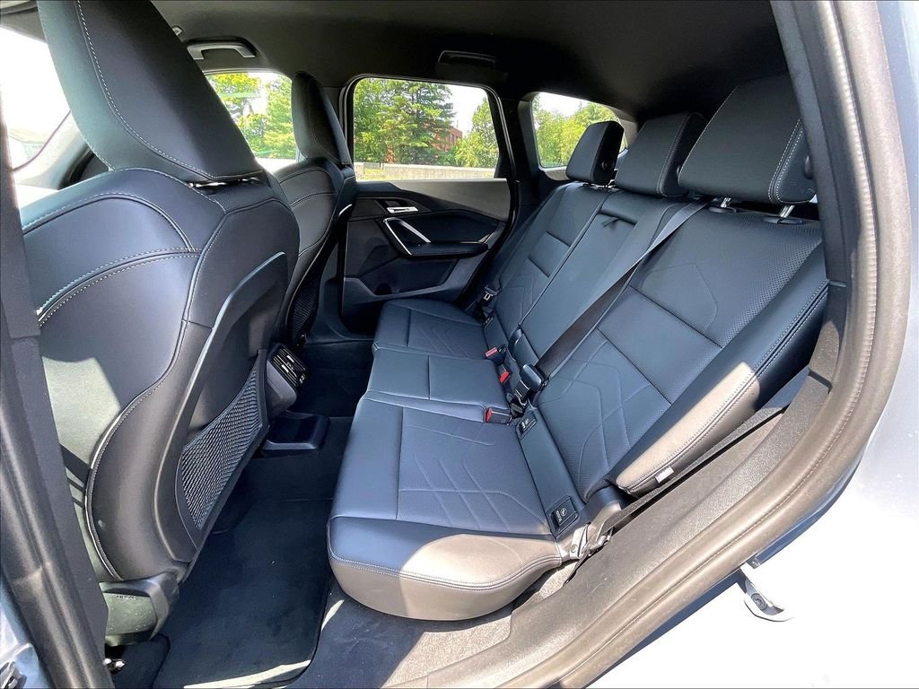 Used 2023 Gray BMW xDrive28i image 15