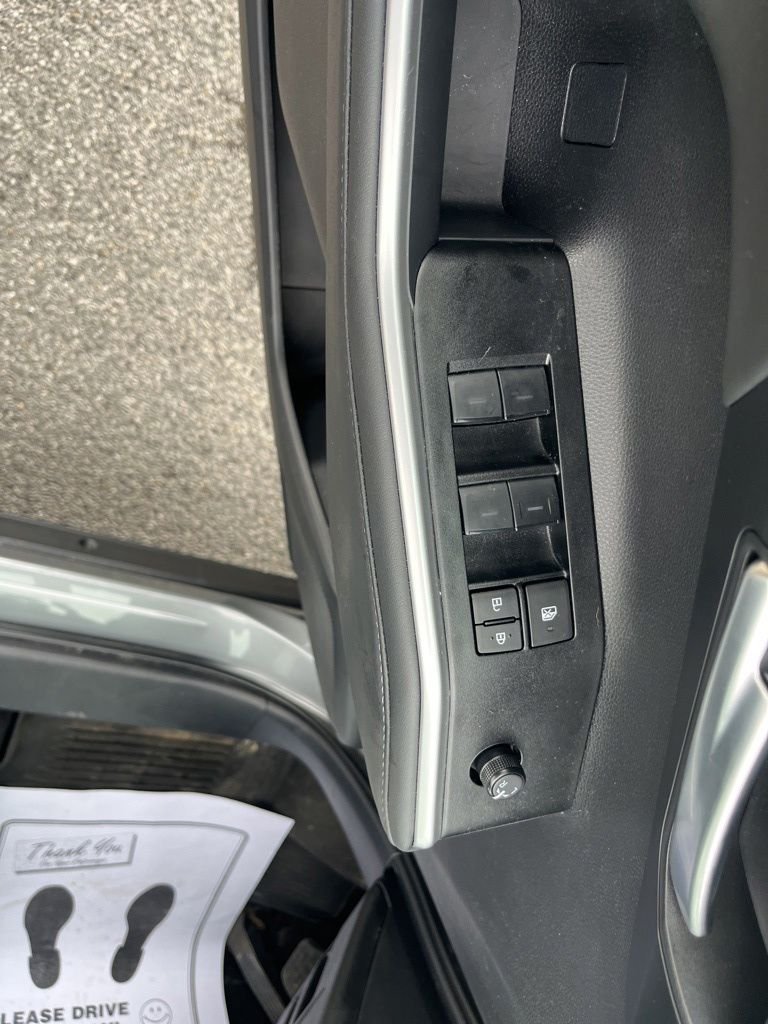 Used 2026  Toyota XLE image 17