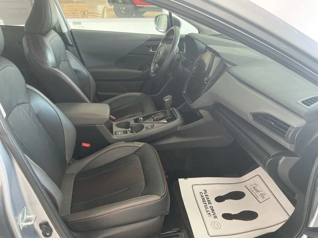 Used 2024 Ice Silver Metallic Subaru Limited image 30
