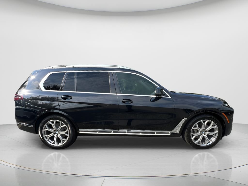 Used 2025 Black BMW xDrive40i image 4