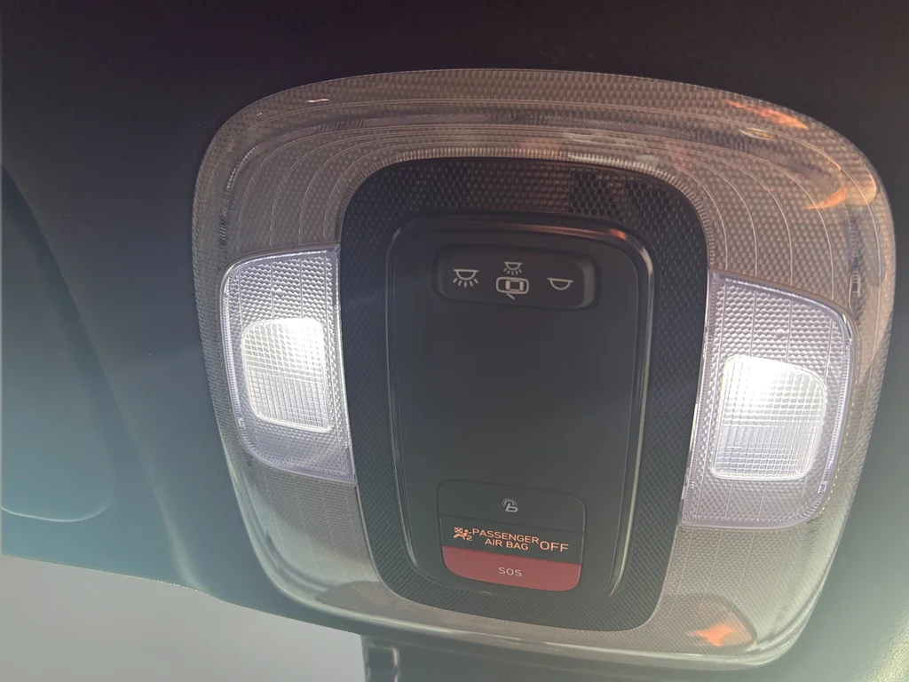 Used 2022 Black Hyundai Base image 31