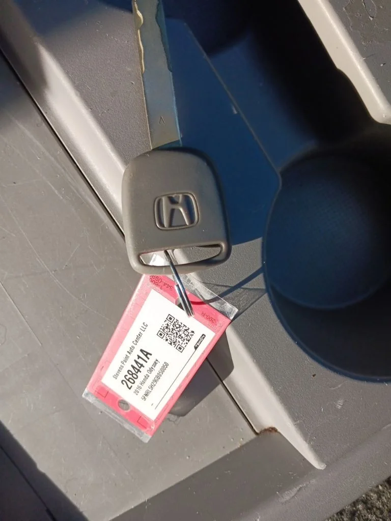 Used 2016 Modern Steel Metallic Honda LX image 33