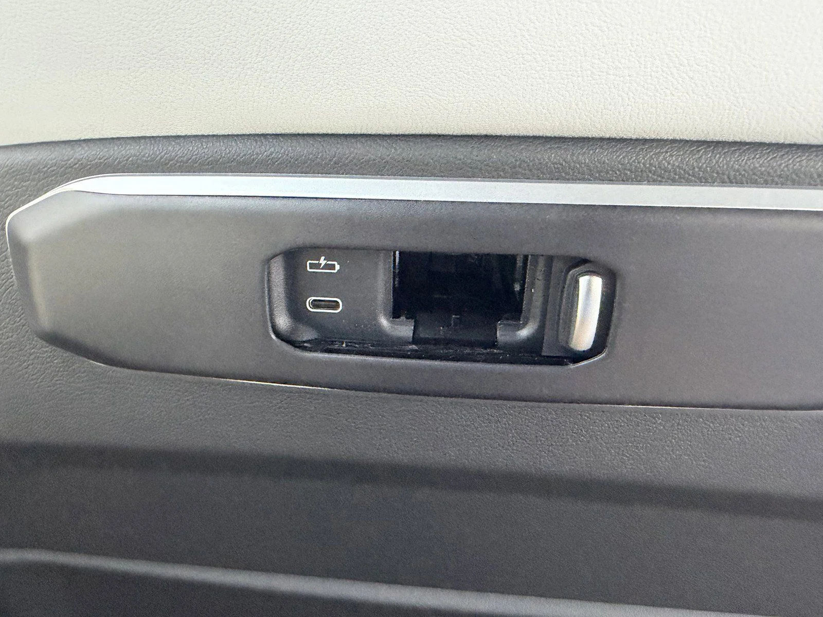 New 2026 Brooklyn Grey Metallic BMW xDrive40i image 23