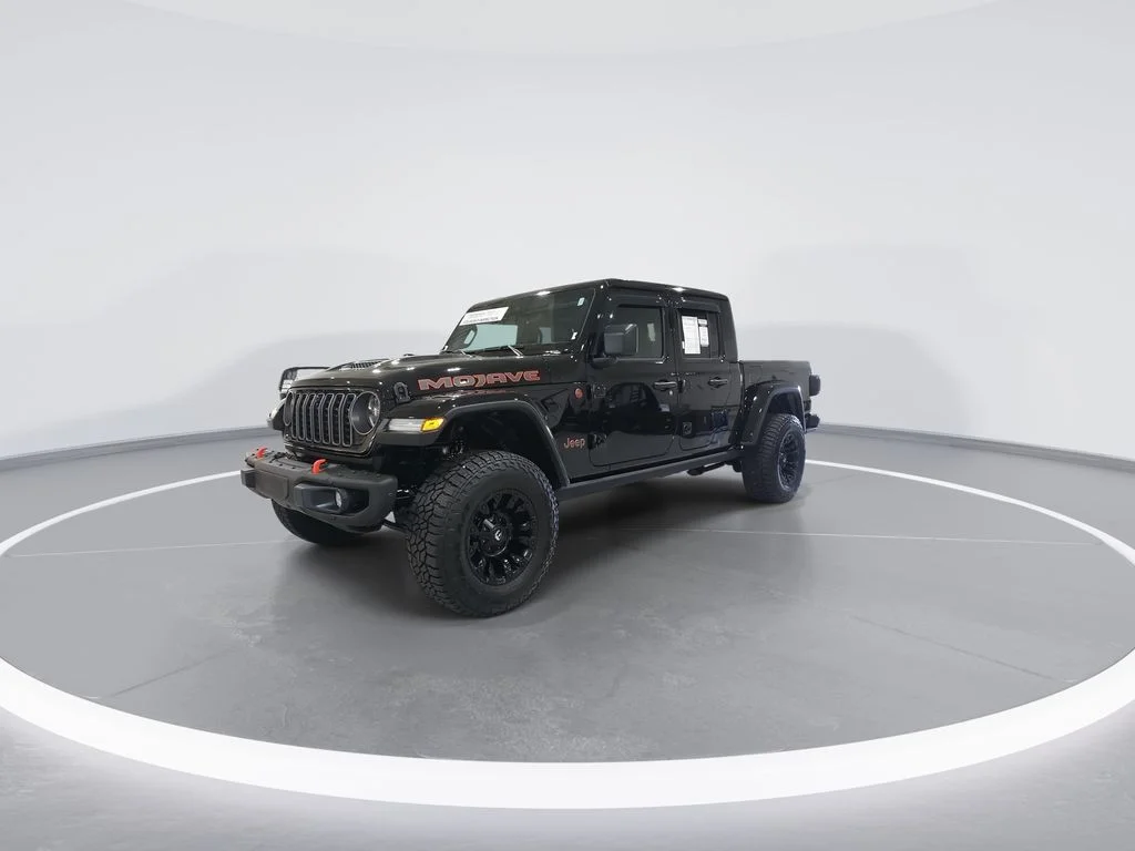 Used 2025 Black Jeep Mojave image 4