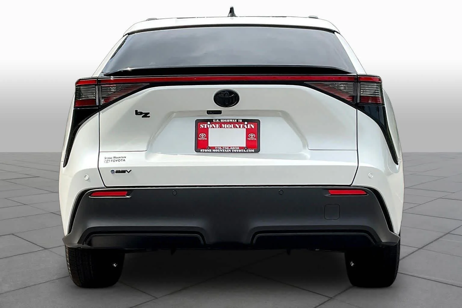 New 2026 Wind Chill Pearl Toyota XLE image 4