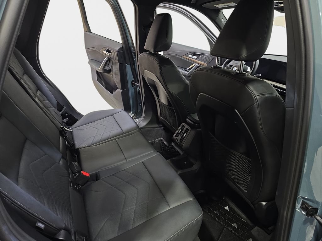 Used 2023 Green BMW xDrive28i image 13