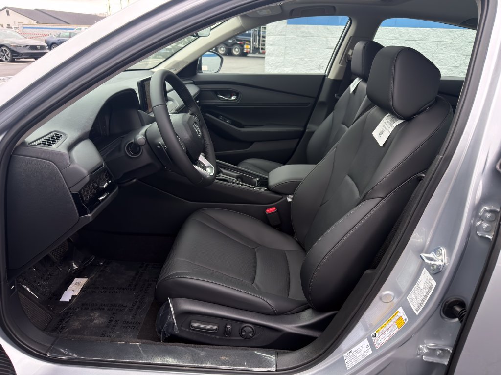 New 2026 Solar Silver Metallic Honda Touring image 17