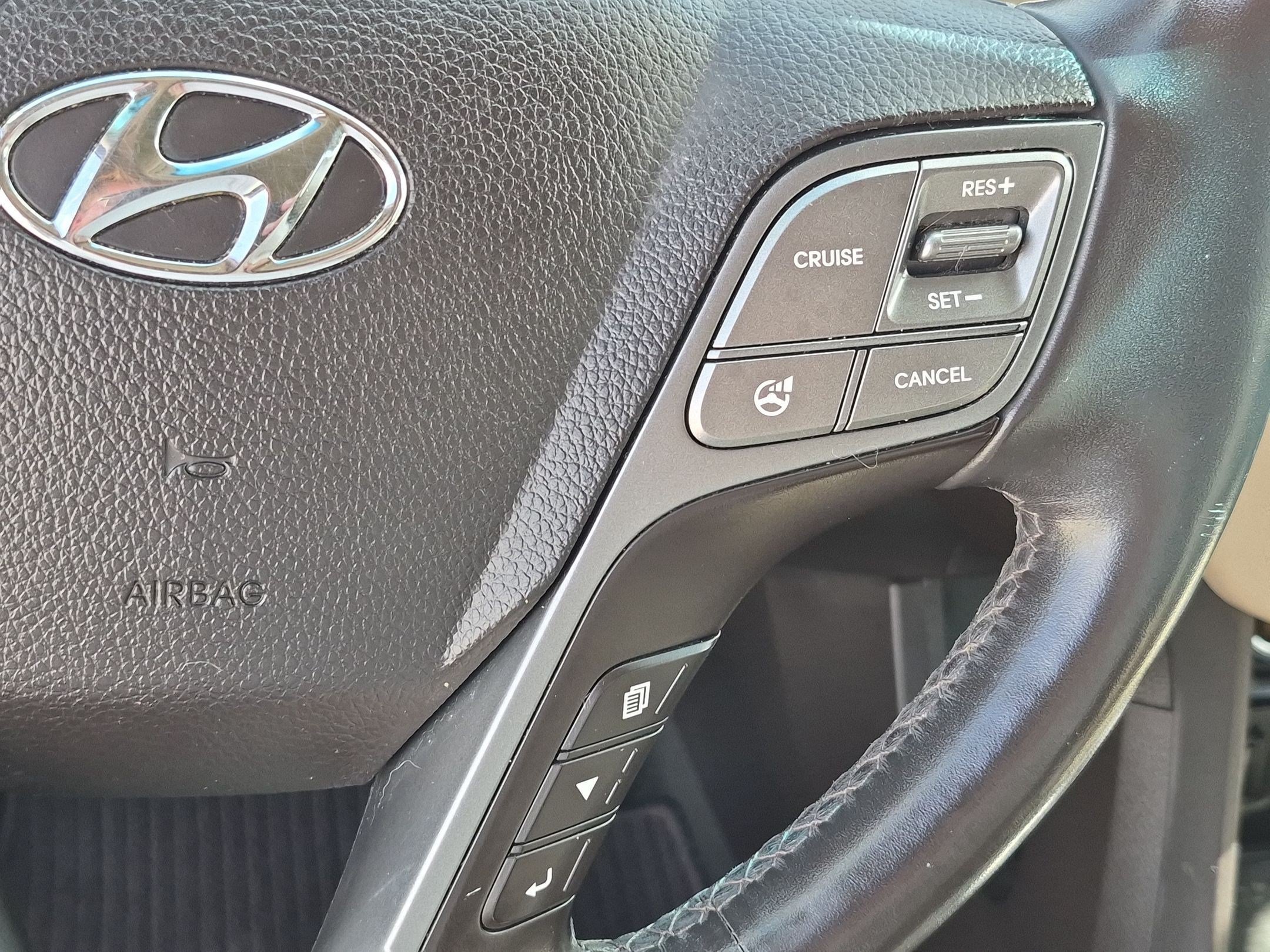 Used 2016 Frost White Pearl Hyundai 2.4 Base image 18