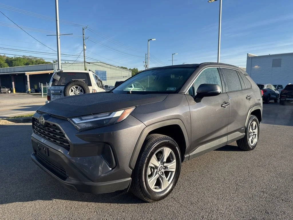 2025 Toyota RAV4 Hybrid XLE AWD's photo