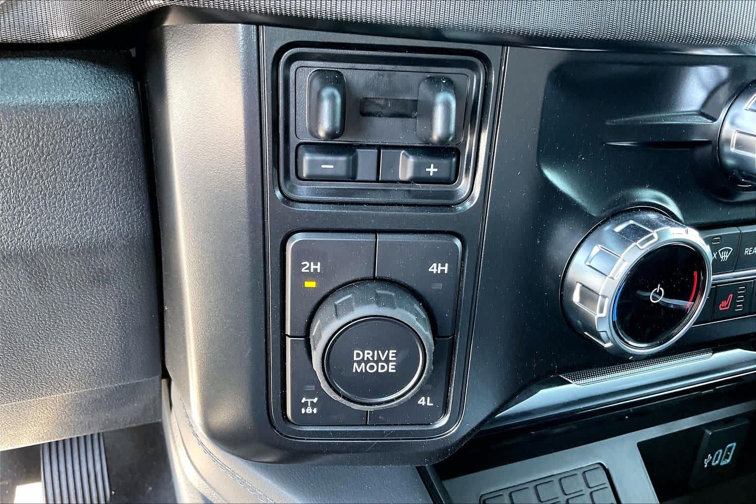 New 2026 Glacier Gray Metallic Tri-Coat Ford F-250® Platinum® image 16