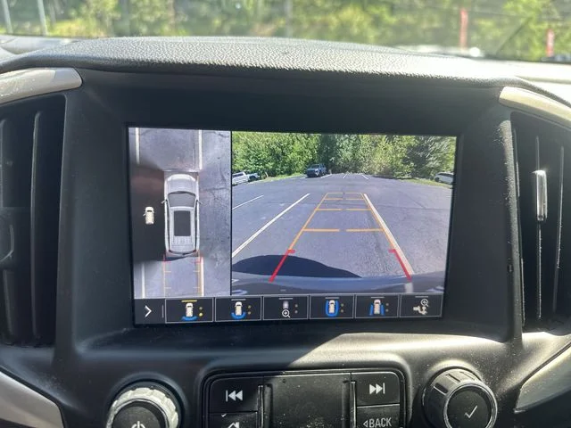 Used 2020 Silver GMC Denali image 29