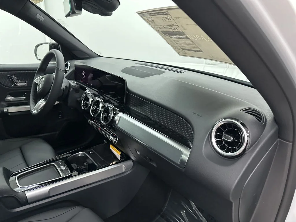 Used 2026 White Mercedes-Benz GLB 250 image 26