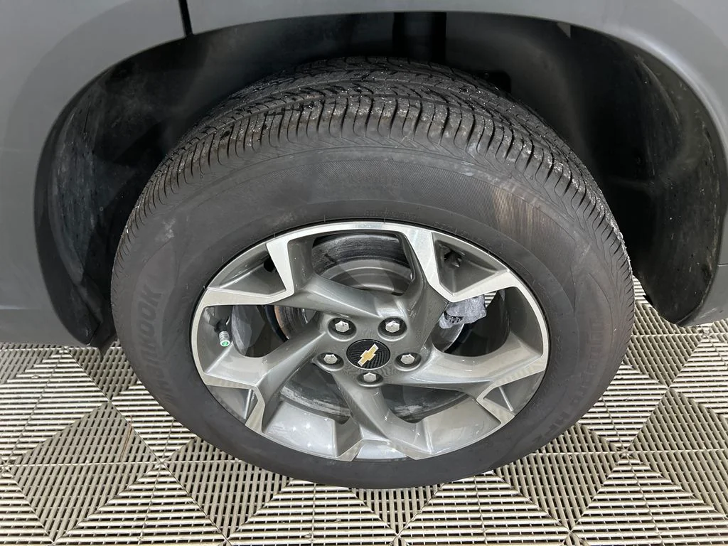 Used 2025 Red Chevrolet LT image 10