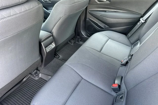 2025 Toyota Corolla LE - Photo 15