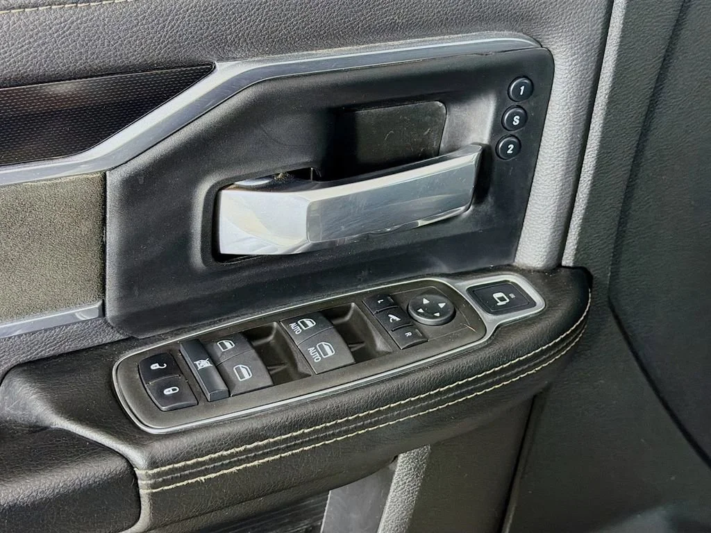 Used 2022  Ram Laramie image 17