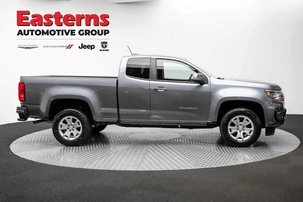 Used 2021 Gray Chevrolet LT image 4