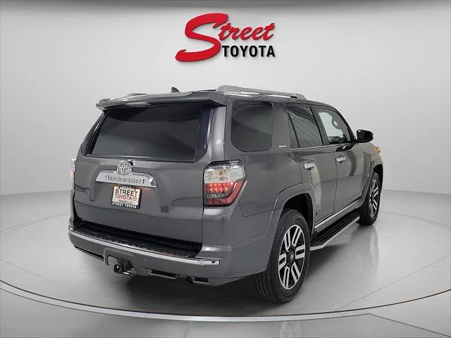 Certified Used 2019 MAGNETIC GRAY MET. Toyota  image 4