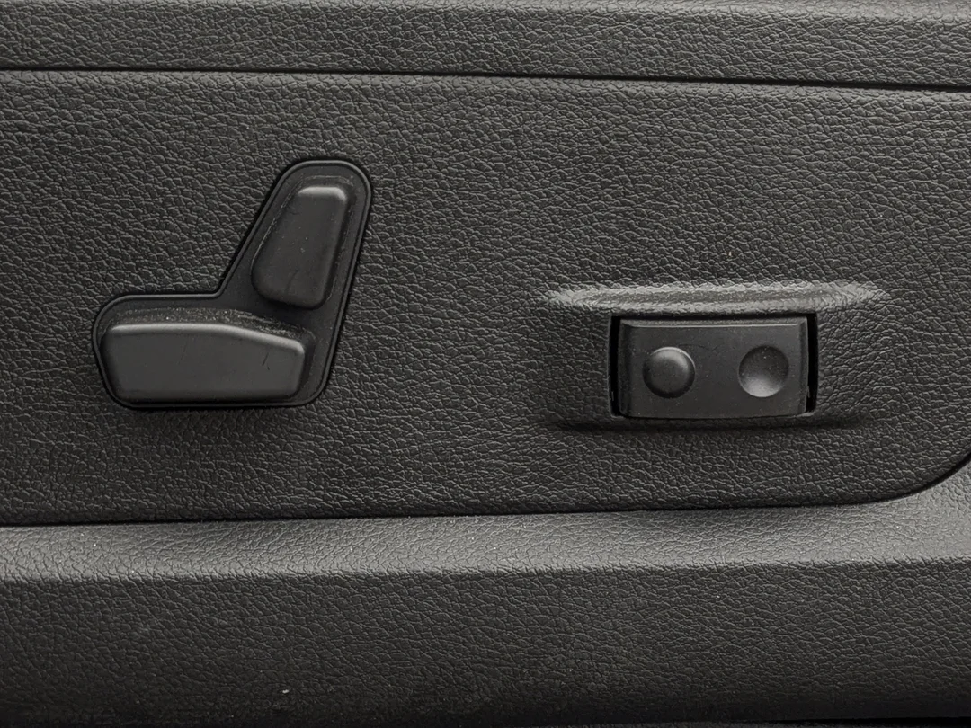 New 2026 Black RAM Big Horn - - 6.7L HO Diesel - 12 Nav - Sport App Pkg - 5th Wheel/Gooseneck Prep & More! image 14