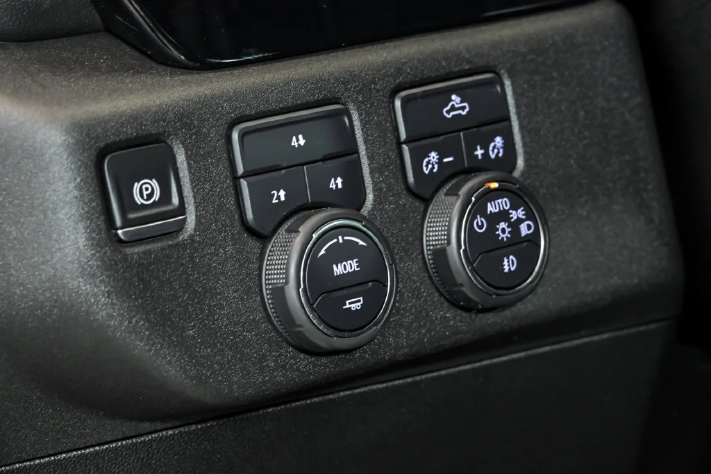 2024 Chevrolet Silverado 3500HD LT - Photo 17