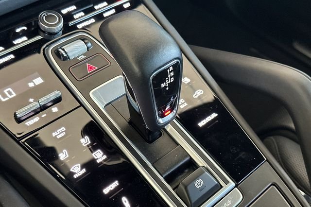 Used 2022  Porsche Turbo image 20