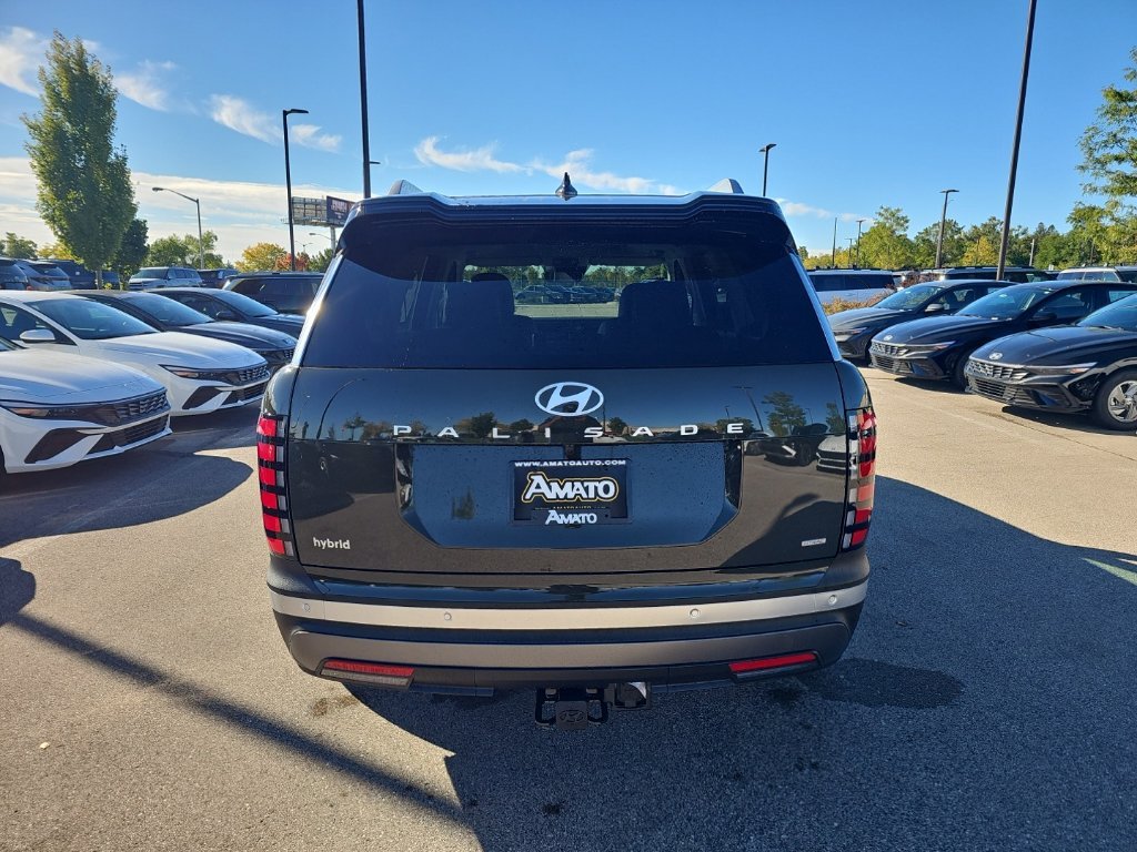 New 2027 Green Hyundai SEL Premium 7P image 4