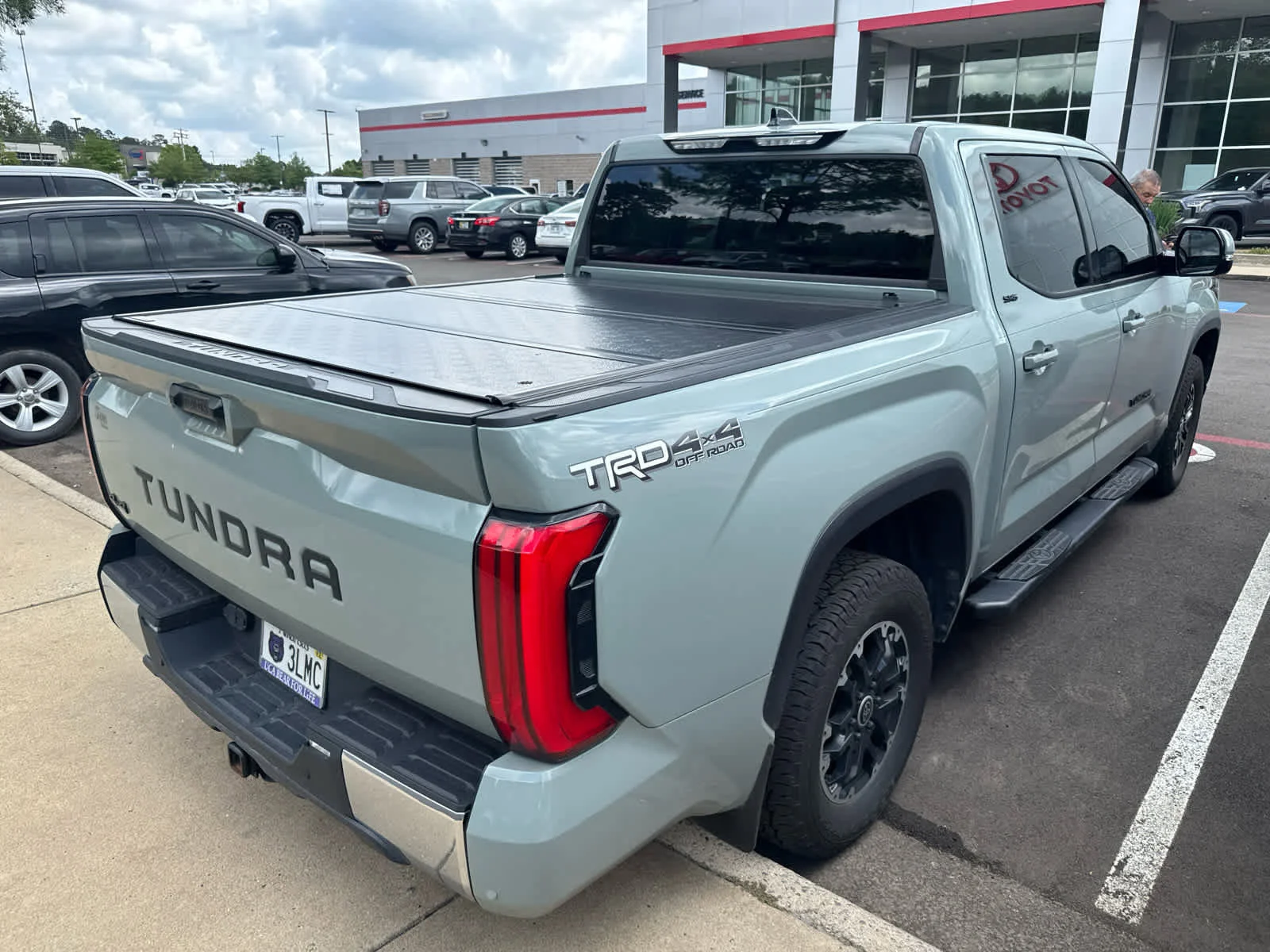 Used 2022 Toyota Tundra SR5 with VIN 5TFLA5DBXNX047313 for sale in Little Rock