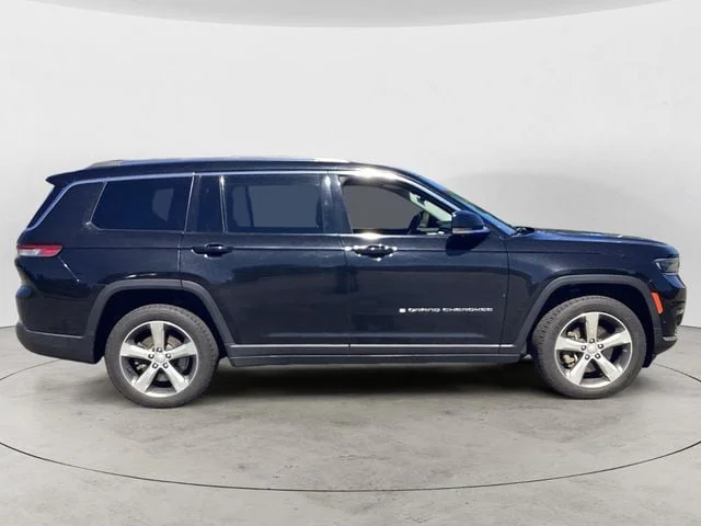 Used 2021 Diamond Black Jeep Limited image 6