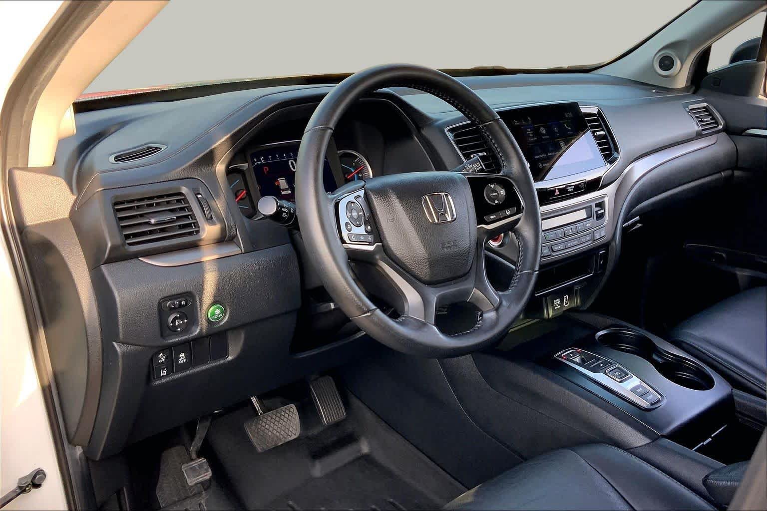 Used 2021 Platinum White Pearl Honda EX-L image 17