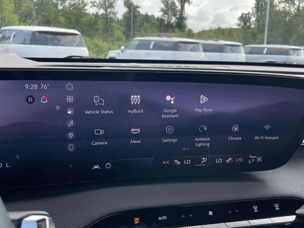 2025 Buick Enclave Preferred - Photo 17